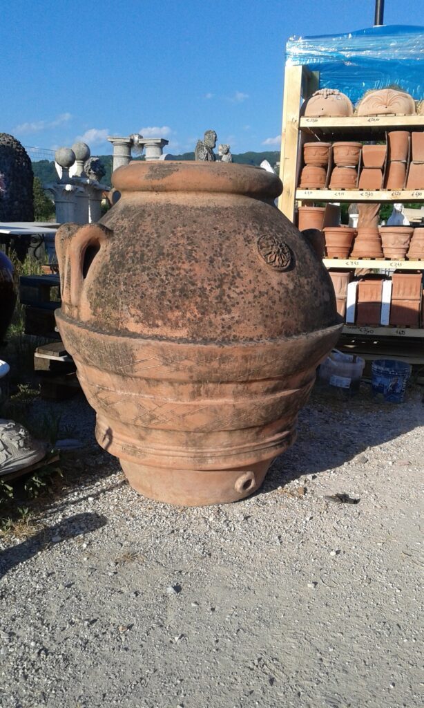 Orcio in terracotta per arredo giardino