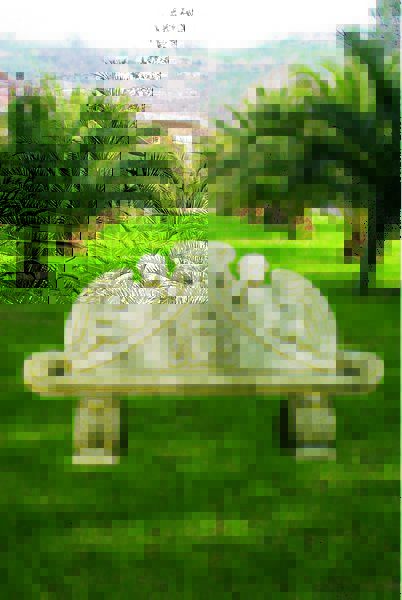 Panchine in cemento bianco per arredo giardino