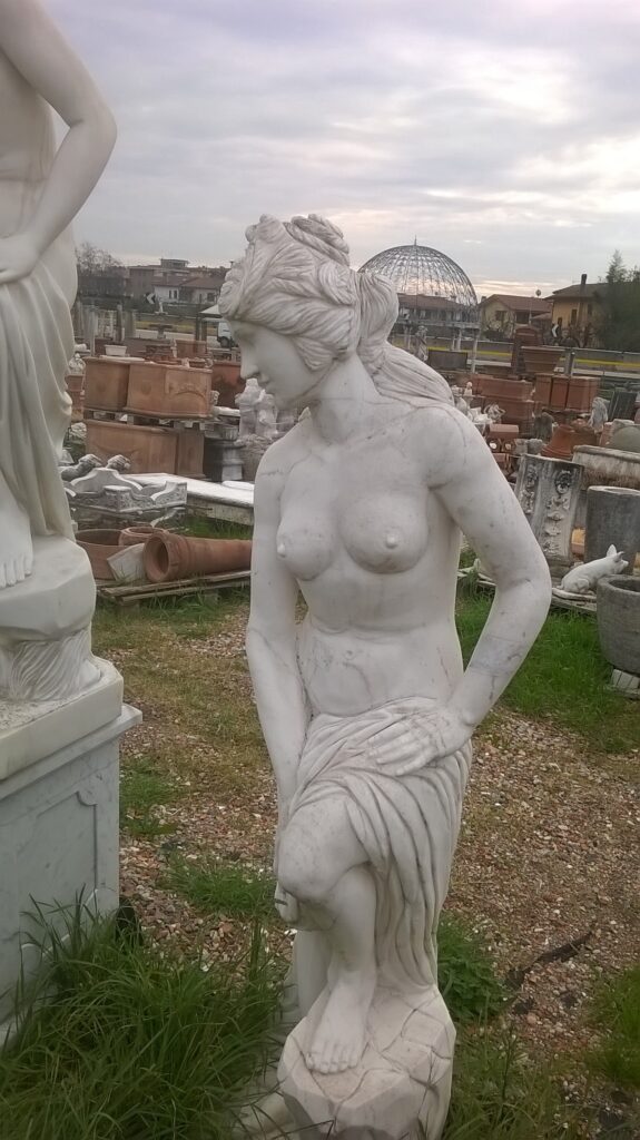 Sculture in marmo o pietra per arredo giardino