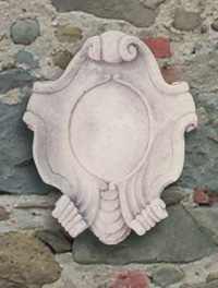 Stemmi in cemento bianco per arredo giardino
