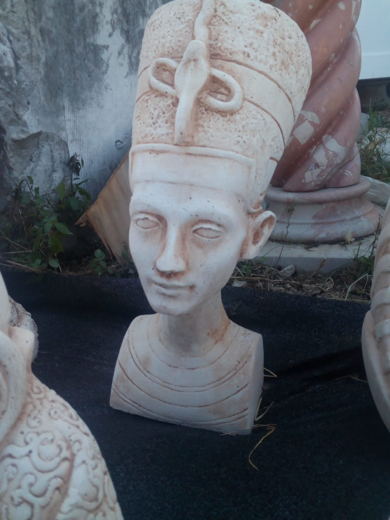 Busto Tutan cemento bianco, TBS012