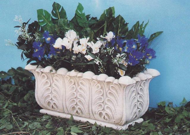 Cassette in cemento bianco per arredo giardino