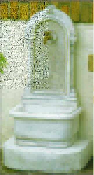 Fontane in cemento bianco per arredo giardino