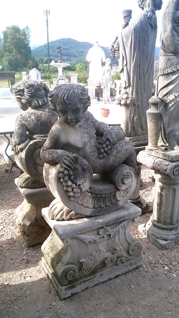 Statue scolpite per arredo giardino