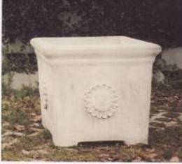 Vaso in Cemento Bianco Quadrato con Rosone e piedini Vaso Lanciola VS142